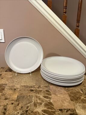 Room Essentials  Plastic Dinner Plates - Set of 12
